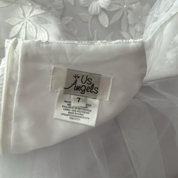 Girls Mini Bride; First Communion Dress, White Floral; 2 avlbl (TWINS) - Picture 6 of 7